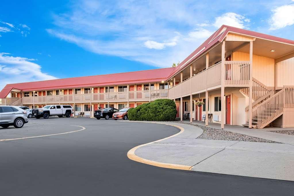Econo Lodge Майлс-Сити Экстерьер фото