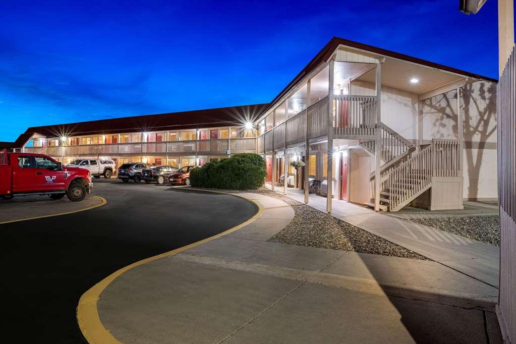 Econo Lodge Майлс-Сити Экстерьер фото